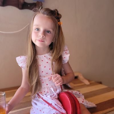 IvaannR's profile picture. 