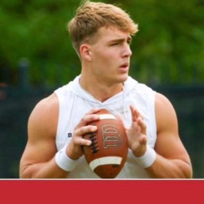 JESUIT 6’3” 225, Hands 10 7/8” 3-Yr Starter 89 TD, 7552 YDS. 2023 MVP NextGen Rivals 5⭐️ Pro. 9th https://t.co/S7RMGf42aV 10th https://t.co/G516Mp4iTH