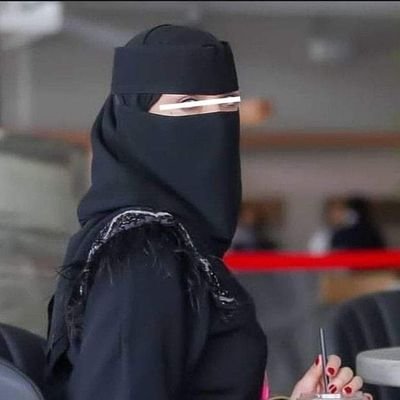 انشر واكتب واشارك في الدفاع عن الوطن
ومهتمه بالسياسه واقدس الحب
ومعيار التصنيف عندي هي الانسانية