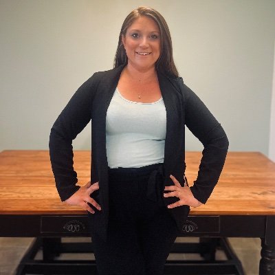 mollypletsch_'s profile picture. Real Estate