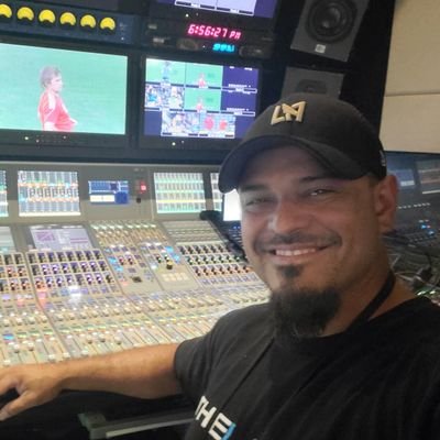 SantiagoDobles's profile picture. A1 Audio Engineer for Broadcast and all Audio Production, Guitarist for Aghora, Dobles Ensemble, Vedana, Coach of Silat Kuntao, Chi Kung,  Strength training.