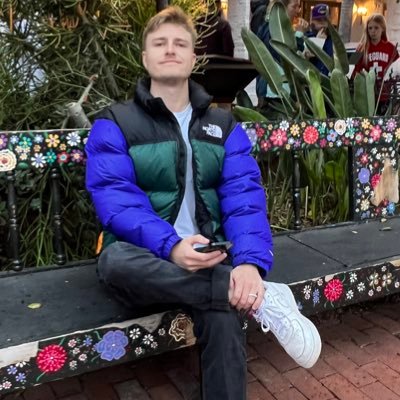 Dyneeoh's profile picture. Trying to decide between being funny and being original