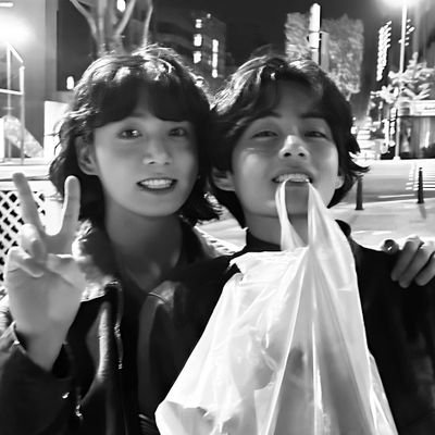 ARMY💜
“Who says a dream must be something grand?
Just become anybody
We deserve a life
Whatever, big or small, you are you after all.”
(fan account)
