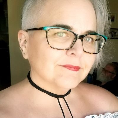 she/her
2SLGBTQIA+ 🏳️🌈
Owner of Trinkets, Treasures, & Things