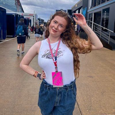 storyteller 🏎️🧚🏻‍♀️🤟🏻👩🏼‍💻 (+ occasional fangirl 🩷) | msc intl sport mgmt @northumbriauni 🎓 | ✍🏻 features writer @SilverstoneUK | 22 ⚡️🏁 she/her