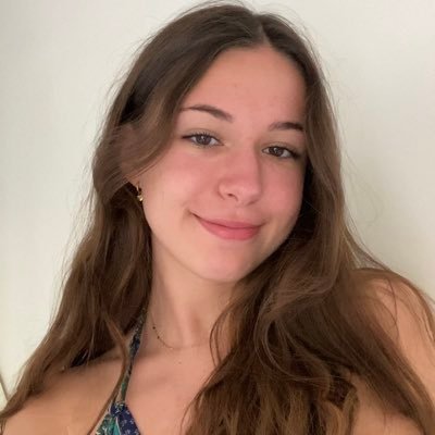 ilonaless's profile picture. 