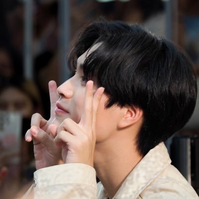 mvlteefaen's profile picture. a multifan that loves too many people