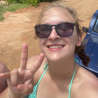 tanara_lzztto's profile picture. engenheira sem hilux