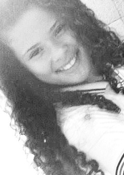 Thaislainny,15 anos,brincalhona,xata,muito ciumenta,internet,namorado♥,Paagodão ...qr saber mais ?http://t.co/b05YyFbBzw