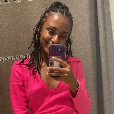 chloee_mn's profile picture. 