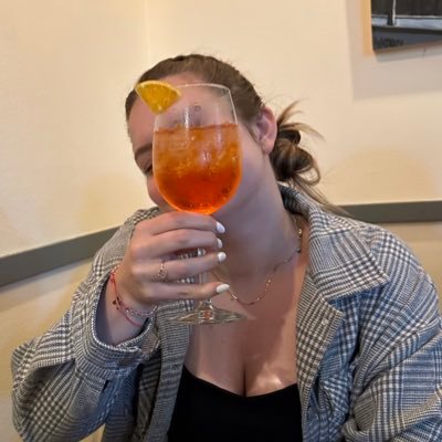 arwineo's profile picture. “I stand my ground where hope is found” | teacher of the tiny humans | she/her | BLM