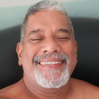 jucevico2019's profile picture. La realeza tiene súbditos los malvados cómplices. Los buenos tienen amigos. hijo de una maestra y un vendedor de pescado salado. me encontraron en una caja.