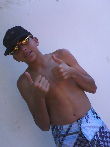Não quero que finja sentimentos por mim.Não quero que segure a minha mão se tem a intenção de solta-la. Só quero o que for verdadeiro.