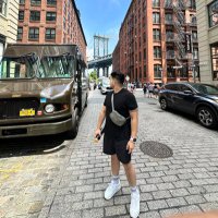 a aron (@bigdealaaron) 's Twitter Profile
