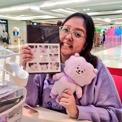 🇵🇭 | she/her | 2024 📚 42/104
fangirls over bts here: @seokjinikoo
🌼 booktube • bookstagram • booktok • booktwt (i'm everywhere, yes) 🌼