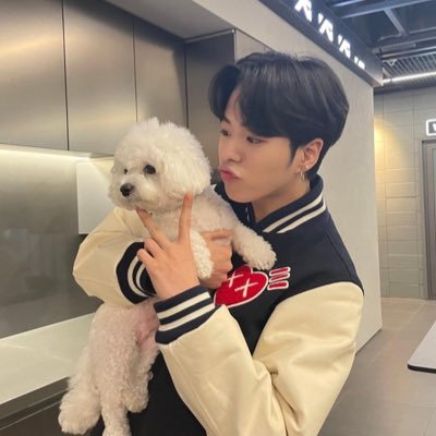 jhlover0713's profile picture. 째째야. 왤케 사랑스럽냐 ? 욧아. 넌 만두야.