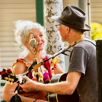 Folk and country blues duo from Australia and Scotland 🏴󠁧󠁢󠁳󠁣󠁴󠁿