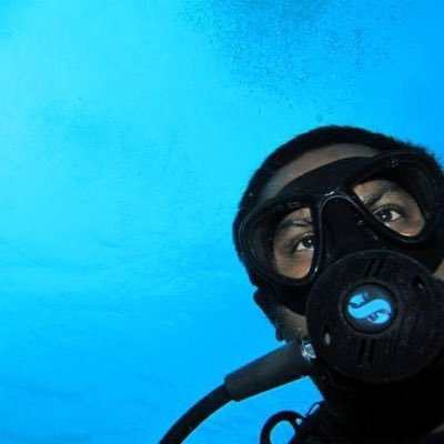 Father, Captain, Crazy diver 🤿 Marine Research & Conservation @🇲🇻 Oceans since 1996. Mused by marine habitats & under water VIDEOGRAPHER by passion 🦈