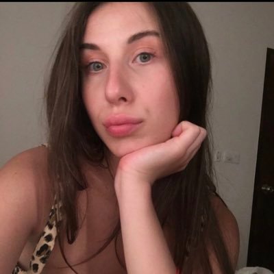 shannon_d64's profile picture. 