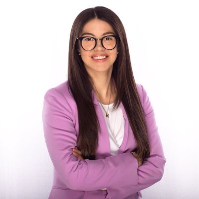 Oracle APEX Dev passionate about UI/UX Design. Sharing APEX tips, tricks, and geekiness. Let's create delightful interfaces!
Dog lover & weightlifter. 🐶💪