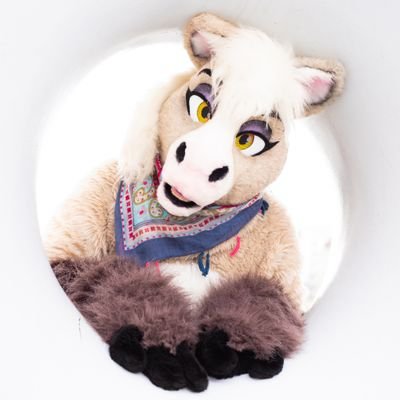Hello! Hazel here, a horse that's horsin' around in the Netherlands 🇳🇱/ ❤️@marrynfox / icon @NewtonCaribou / banner @Aroppora / @MadeFurYou Fursuiter/ ♐♀️