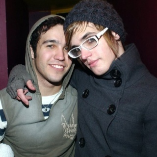 MikeyWSaysThat's profile picture. I love arts and crafts

andpetewentz 8.27.11