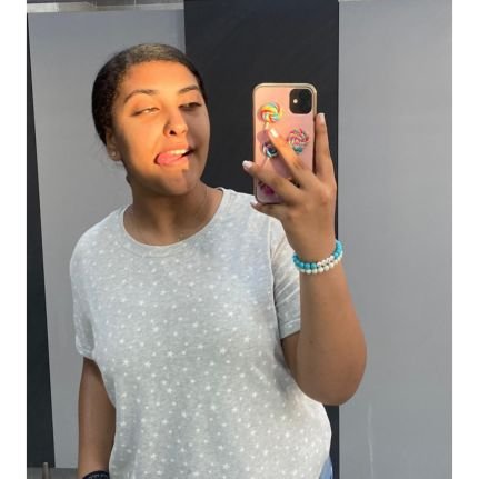 ClaraMaged15's profile picture. 