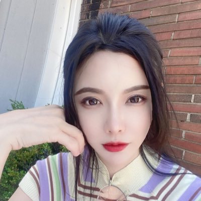 dennise11013510's profile picture. 