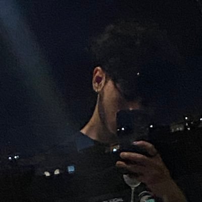 Benji_021_'s profile picture. نمیدانم٫اطلاعی ندارم…