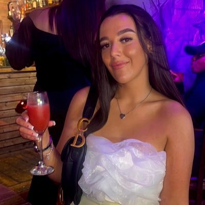 emilyplatna's profile picture. do it reverse and do a bop and a lean