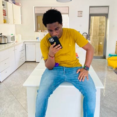 20 || Aries ♈ || brand manager @droidunlocking || @arsenal and @fcbarcelona diehard