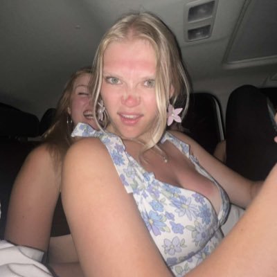 university of northern iowa ‘ 23 . she/they . believe and protect women . treat urself the way you want to be treated too