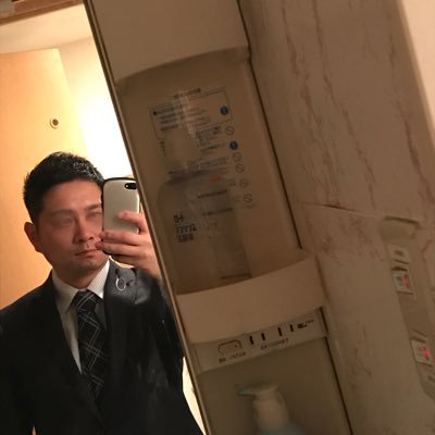 mm75653353's profile picture. 172 72 40スーツ好きな関西スーツリーマンです。複数とかもやってみたい。エロ動画もたまにあげます。 フォロー よろしく！