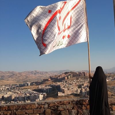 دختر زمستونم شب یلدا به دنیا اومدم .
همسایه کریمه اهل بیتم وعاشق امیرالمومنین (ع)
دوستدار طبیعت و عکاسی و نویسندگیم.
