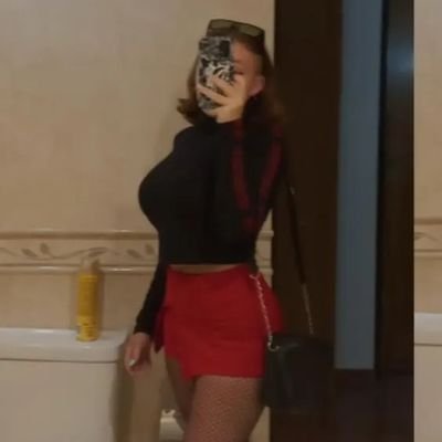 soy de aries y de bokita, fanatica de tini y del café helado.