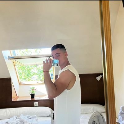 __carloszamora's profile picture. 