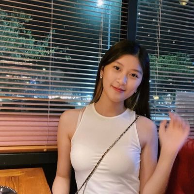 AwwgelTan's profile picture. 