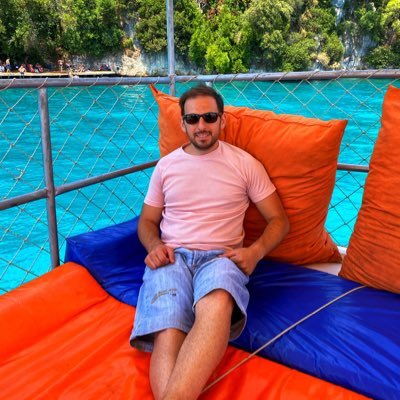 yunusdemir's profile picture. Bizim aşkımız Fenerbahçe. Kimilerine göre anlamsız, bize göre hesapsız..💛💙