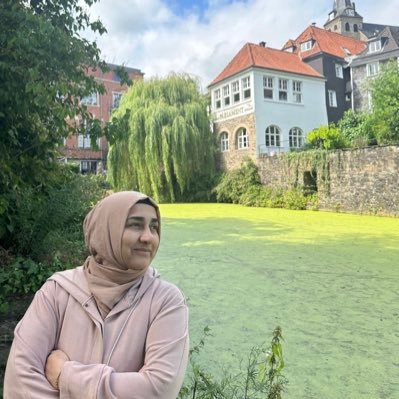 AsliAtesKaya's profile picture. Yazar ve düşünür! İktisat/Sosyoloji    Yas ve Aile Danışmanı - Ekonomist olmayı hayal etmemişti ve yolu Almanya’ya düştü - Deutschland