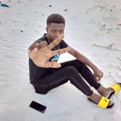 N.I.T Graduate,
Degree Holder in Business.
@simbaScTanzania ,
@ManCityus
@FCBarcelona.
Tanzania 🇹🇿