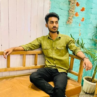 thenameis_yug's profile picture. दिल्ली विश्वविधालय 🎓