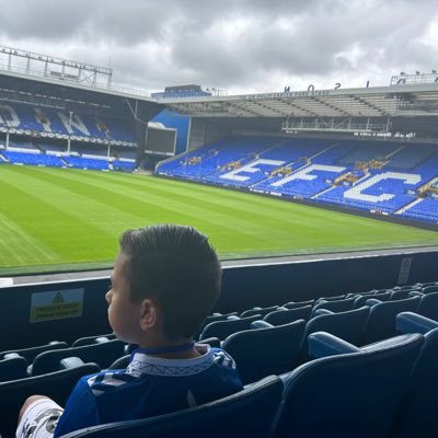 Just a mum to a Half British Half Mexican Everton fan living in USA. I also send the Premiere League pictures on game days as a part time.