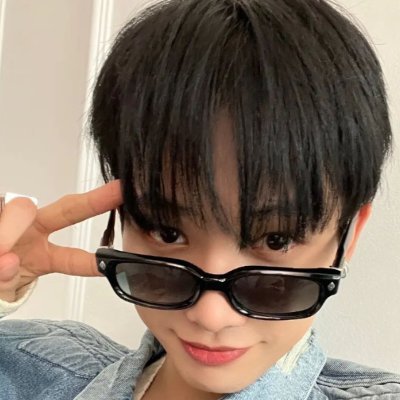 yoon jinyoung’s girlfriend ofc profile ~baby collector