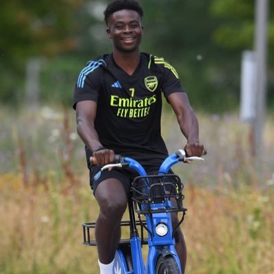 vizhal007's profile picture. Chatting shite for clout