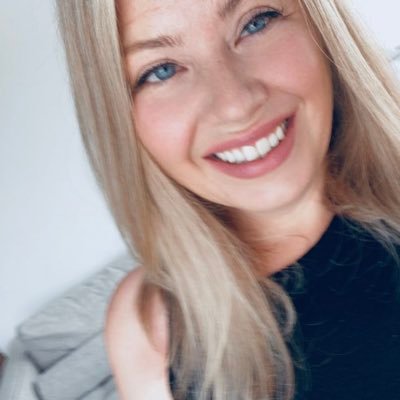 👱🏼♀️🇬🇧🇨🇦🌍✈️ ❤️💫 . #COYS / Will use emojis. If you don't laugh, you'll cry