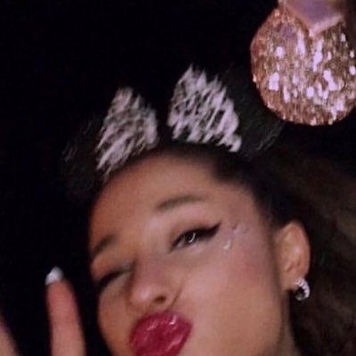 greedyxbaby's profile picture. good at overthinking w my heart