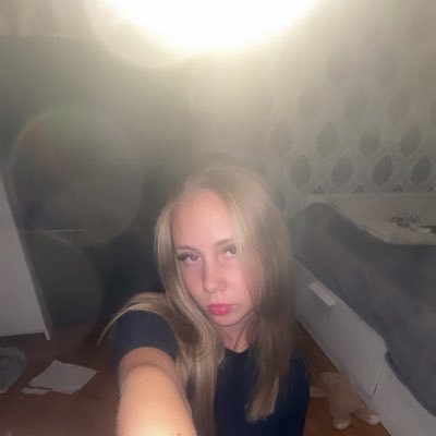 ez konretan az 5. twitterem mert mindig elfelejtem a jelszot:(