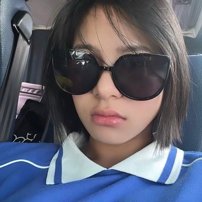 ohmnonsunshine's profile picture. 