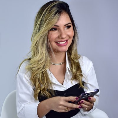 •Harmonização Facial/ Residência em HOF
•Odontologia Preventiva
•Pós graduanda em Prótese dentária/ Dentistica