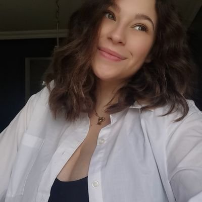 maandag__'s profile picture. 